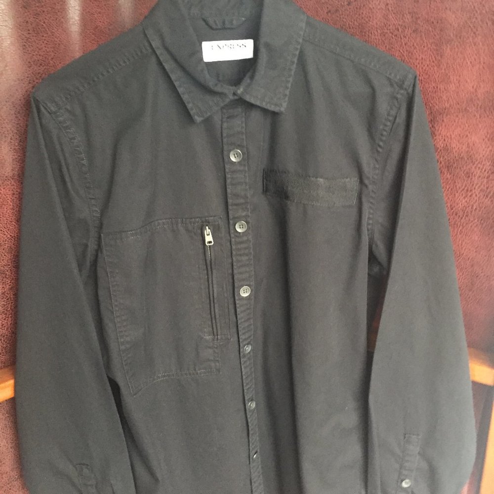 Express zipper pocket button up shirt. S